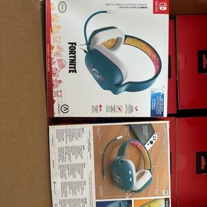 Fortnite wire headphones